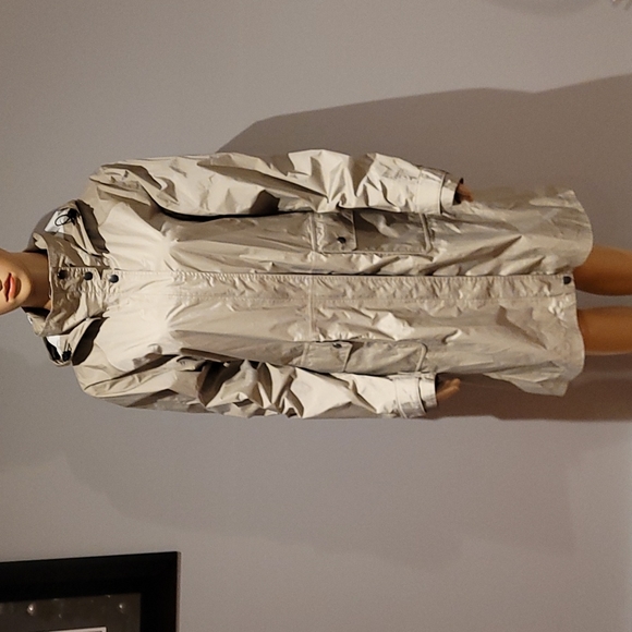 Patagonia Jackets & Blazers - Patagonia Beige Long rain jacket size XL